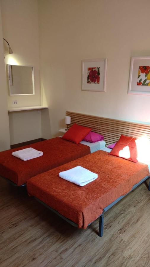 Barcelona Central Garden Hostal Luaran gambar