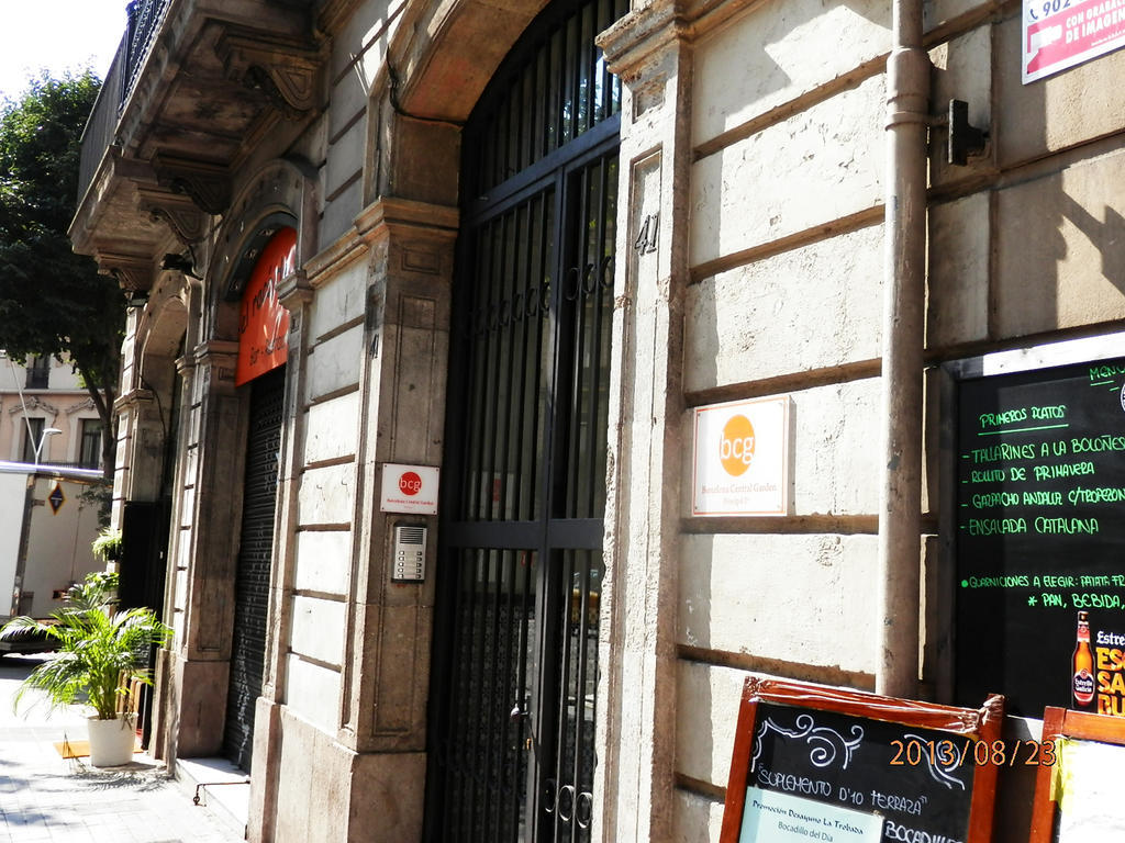 Barcelona Central Garden Hostal Luaran gambar