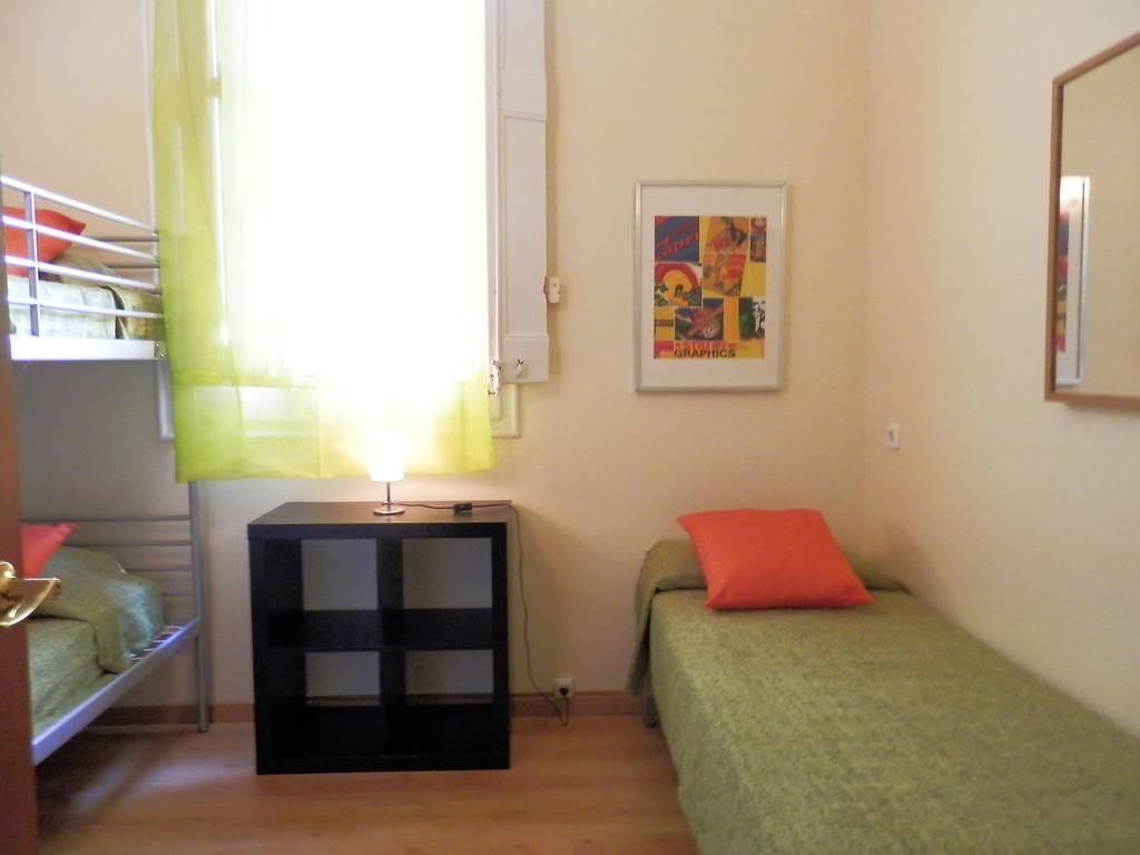 Barcelona Central Garden Hostal Luaran gambar